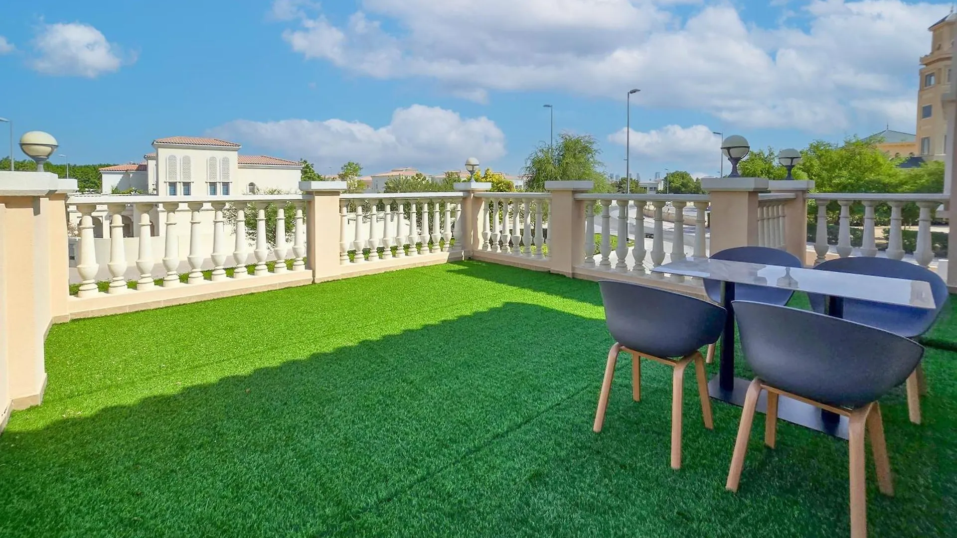 Private Pool Villa In Jvc Dubaj 0*,