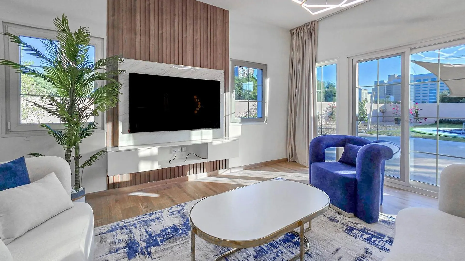 Private Pool Villa In Jvc Dubaj